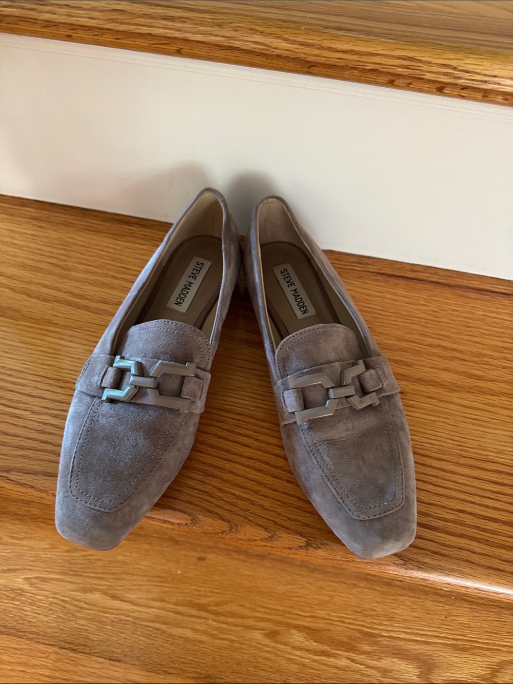 Steve Madden Taupe Suede women’s Slip-On Loafers